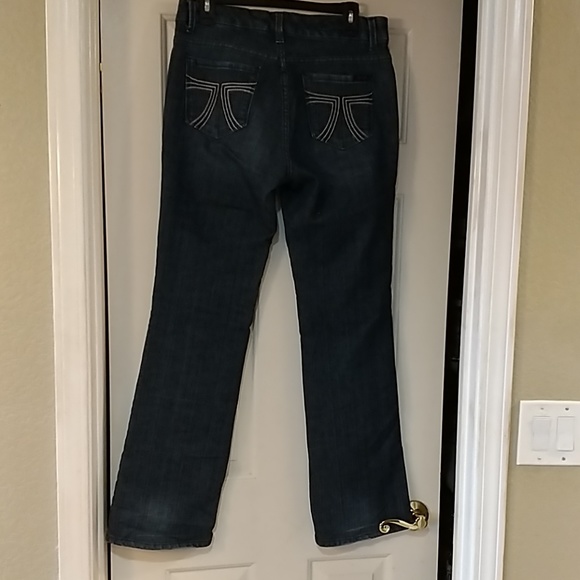 Seven7 Jeans - Picture 2 of 4